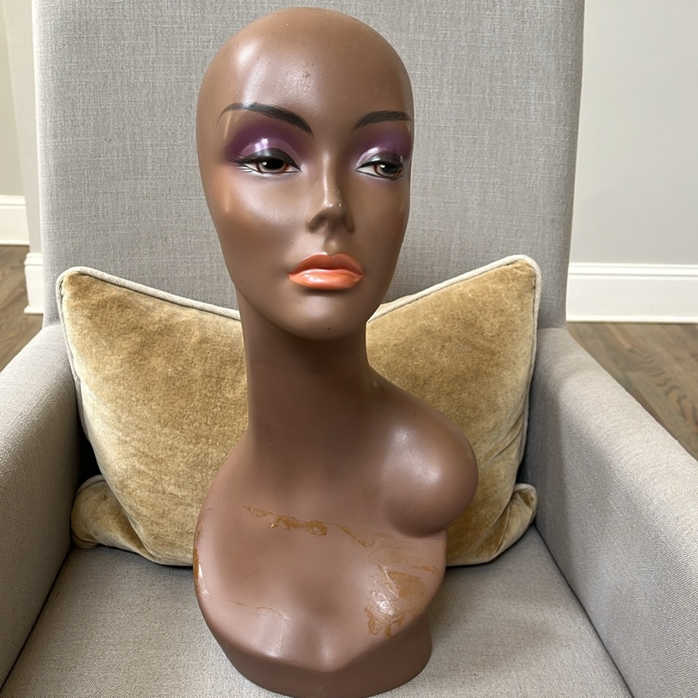 Mannequin Head - image 1